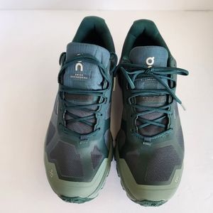 On cloudventure waterproof shoes for women size 9 sneakers